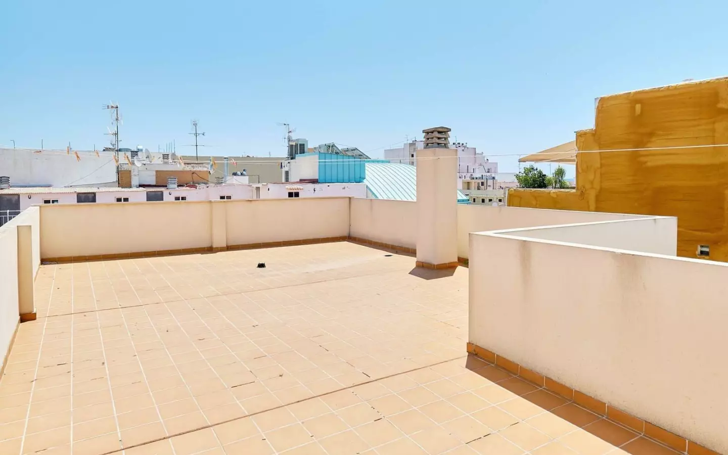 3-bedroom Penthouse In Torrevieja, Spain (228 M²)