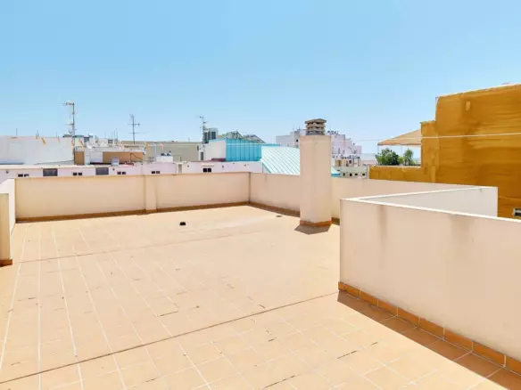 3-bedroom Penthouse In Torrevieja, Spain (228 M²)