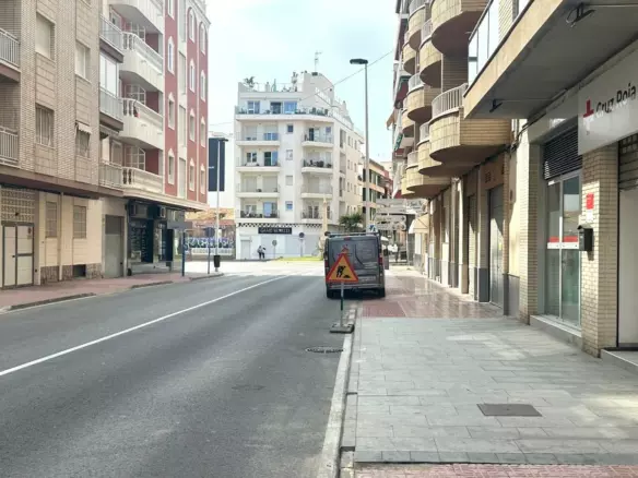2-bedroom Apartment In Torrevieja, Spain (100 M²)