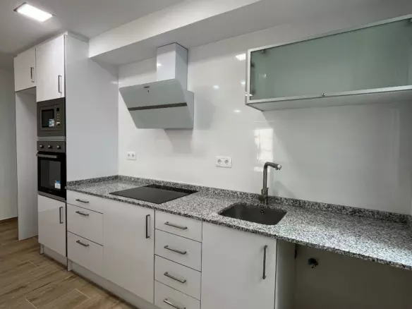 3-bedroom Apartment In Torrevieja, Spain (116 M²)