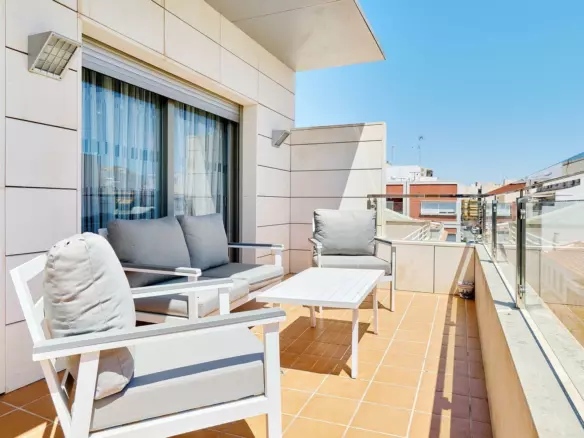 3-bedroom Penthouse In Torrevieja, Spain (228 M²)