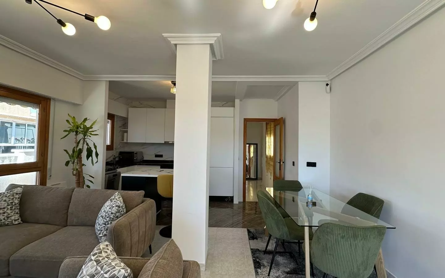 2-bedroom Apartment In Torrevieja, Spain (119 M²)
