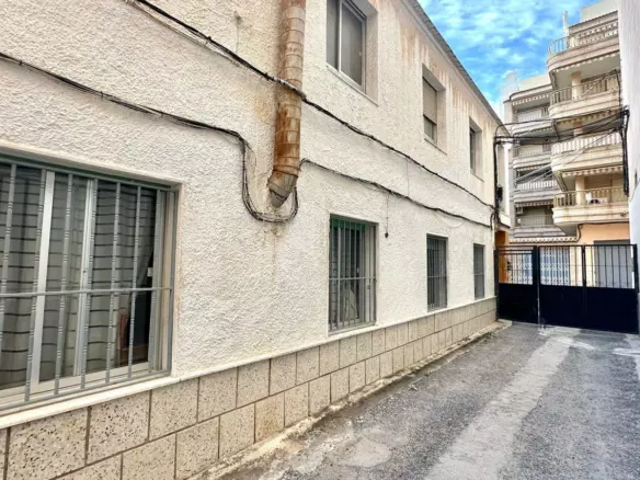 4-bedroom Town House In Torrevieja, Spain (144 M²)