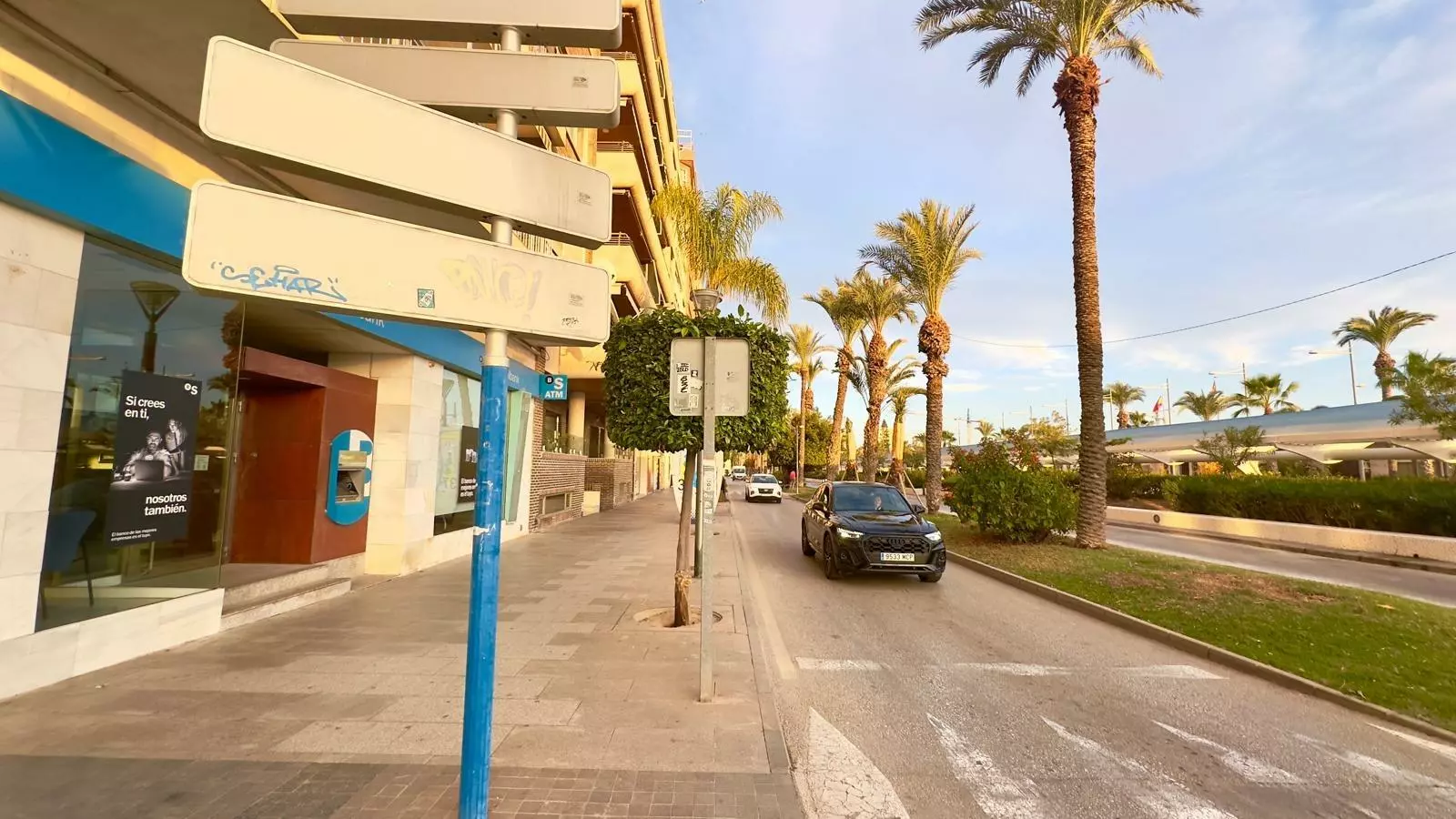 2-5-abc293 4-bedroom Apartment In Torrevieja, Spain (132 M²)