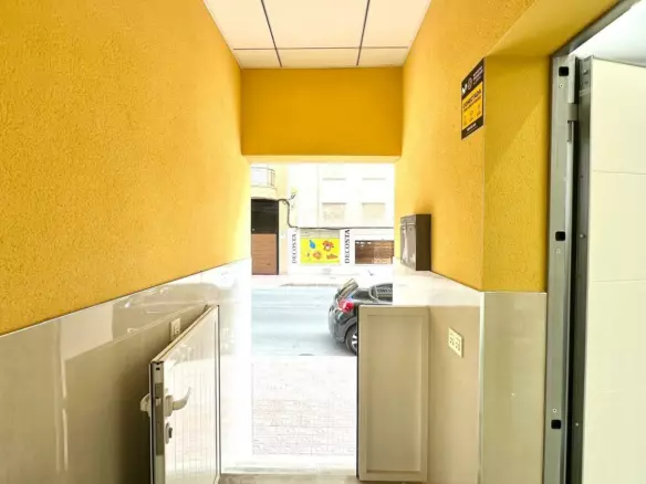 2-bedroom Apartment In Torrevieja, Spain (100 M²)