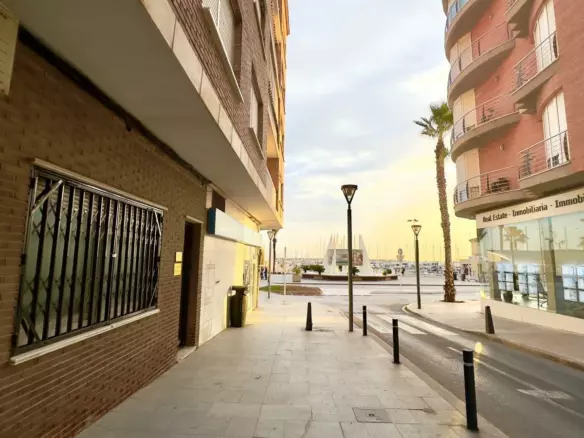 4-bedroom Apartment In Torrevieja, Spain (132 M²)