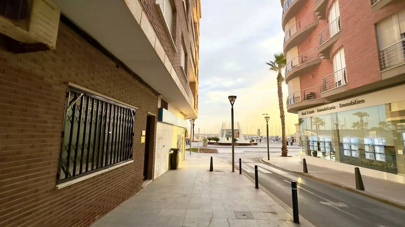 2-6-172a34 4-bedroom Apartment In Torrevieja, Spain (132 M²)