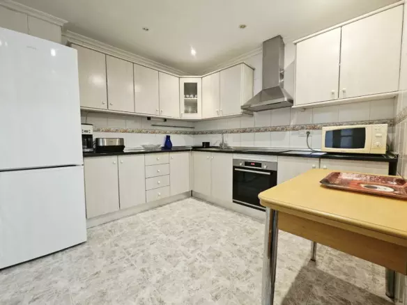 3-bedroom Apartment In Torrevieja, Spain (126 M²)