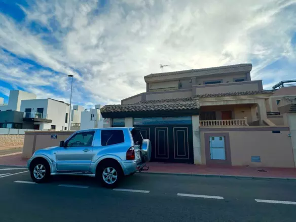 4-bedroom Town House In Torrevieja, Spain (260 M²)
