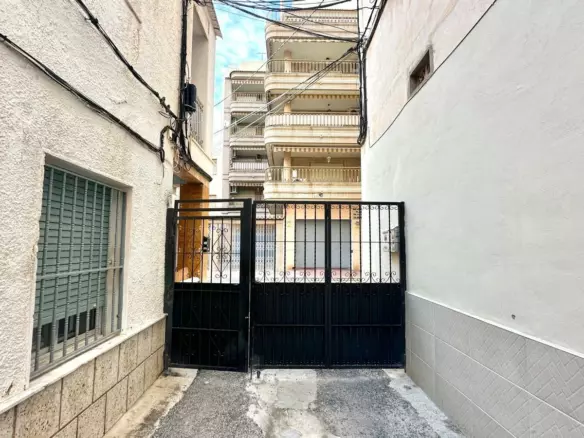 4-bedroom Town House In Torrevieja, Spain (144 M²)