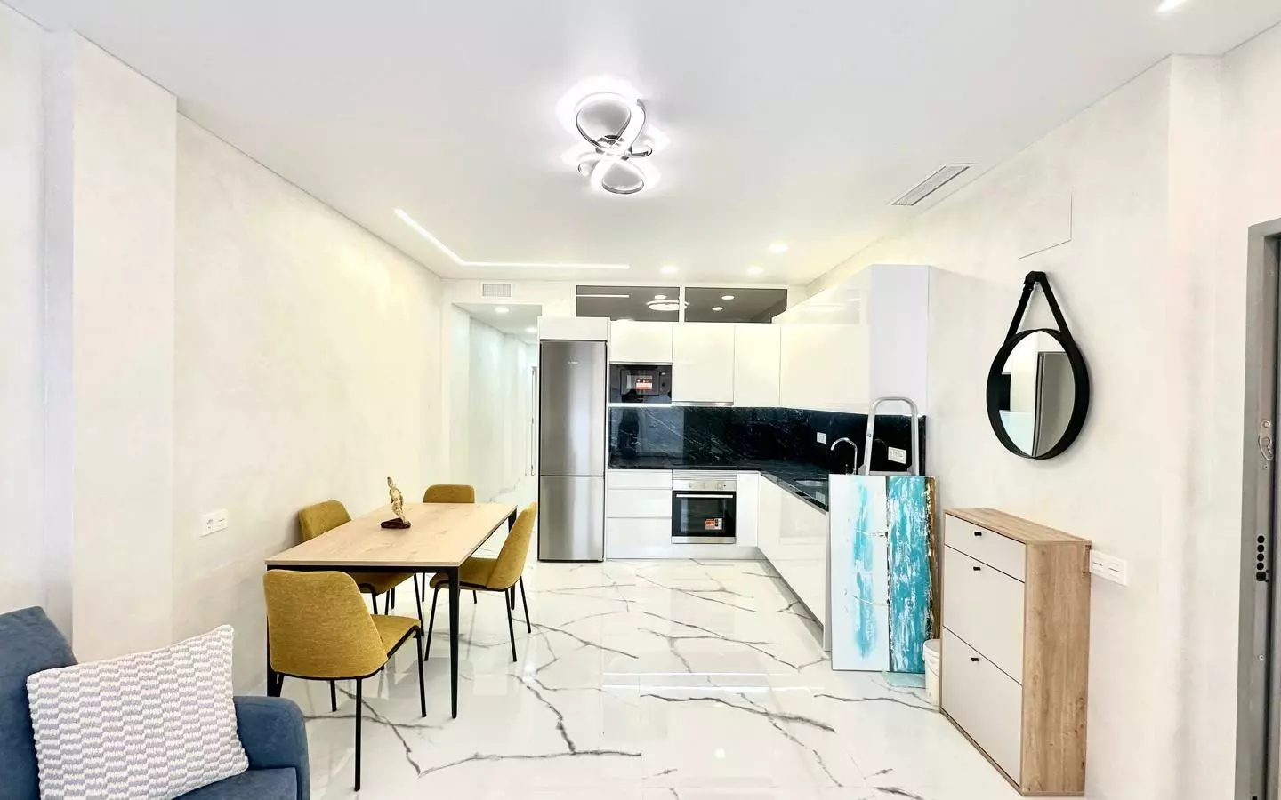 2-bedroom Apartment In Torrevieja, Spain (100 M²)
