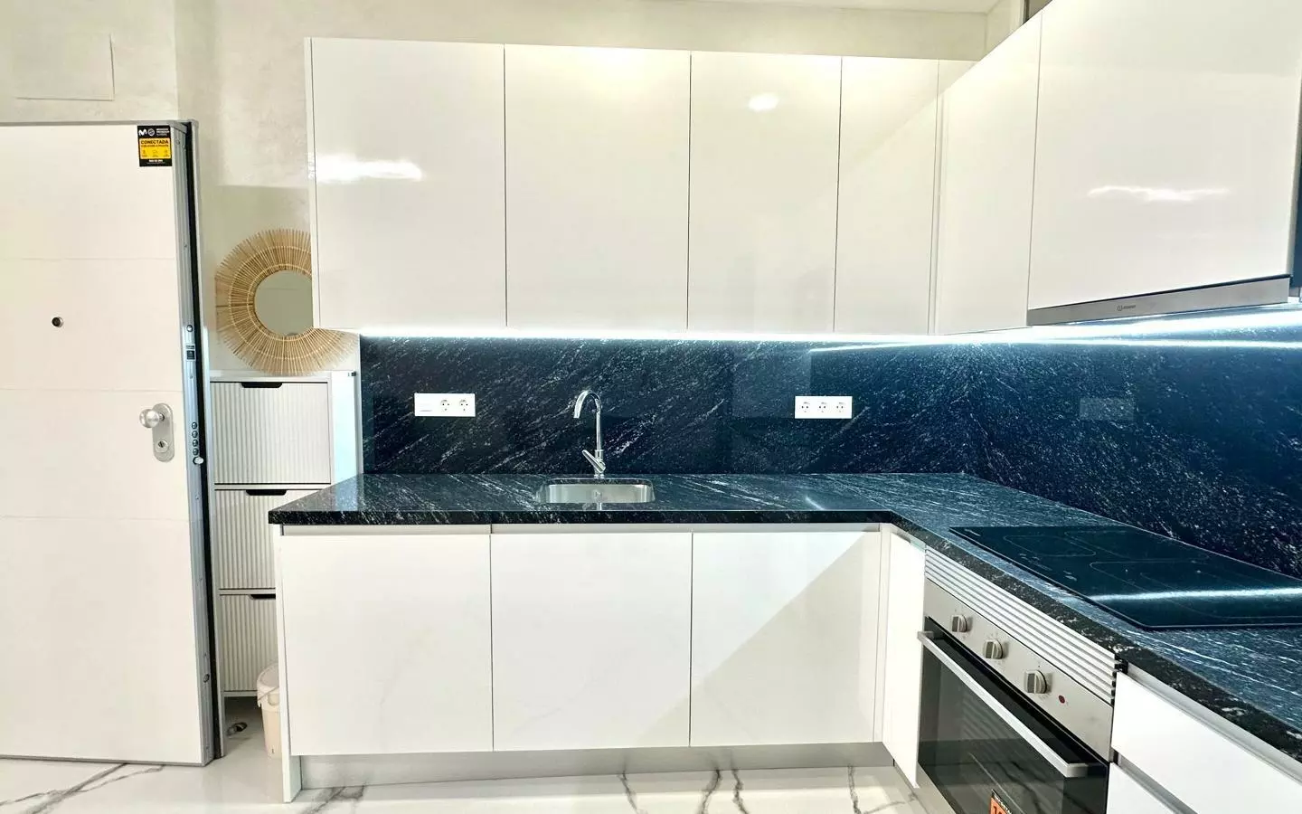 2-bedroom Apartment In Torrevieja, Spain (100 M²)