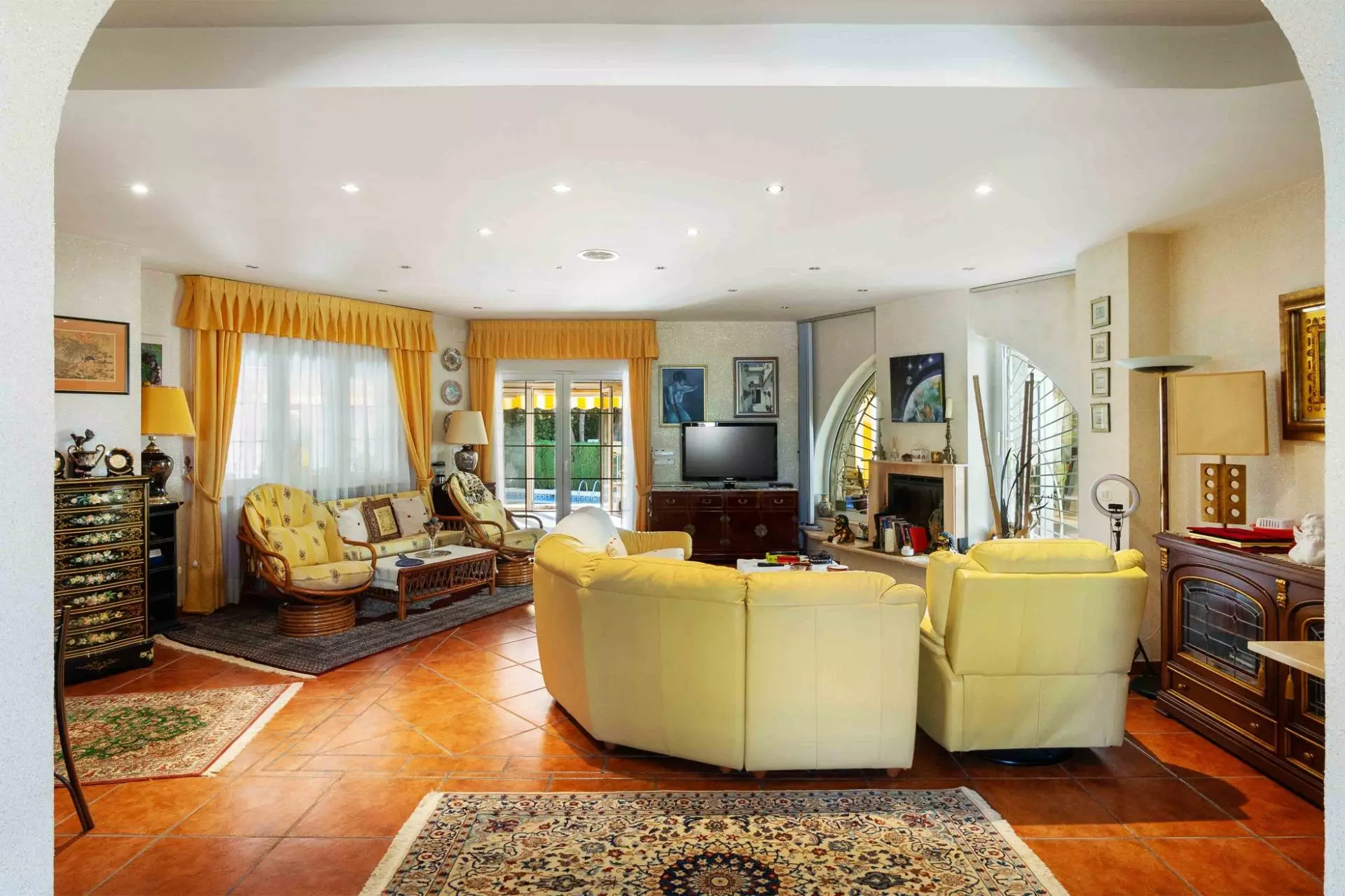 2-8-619438 3-bedroom Villa In Cabo Roig, Spain (340 M²)