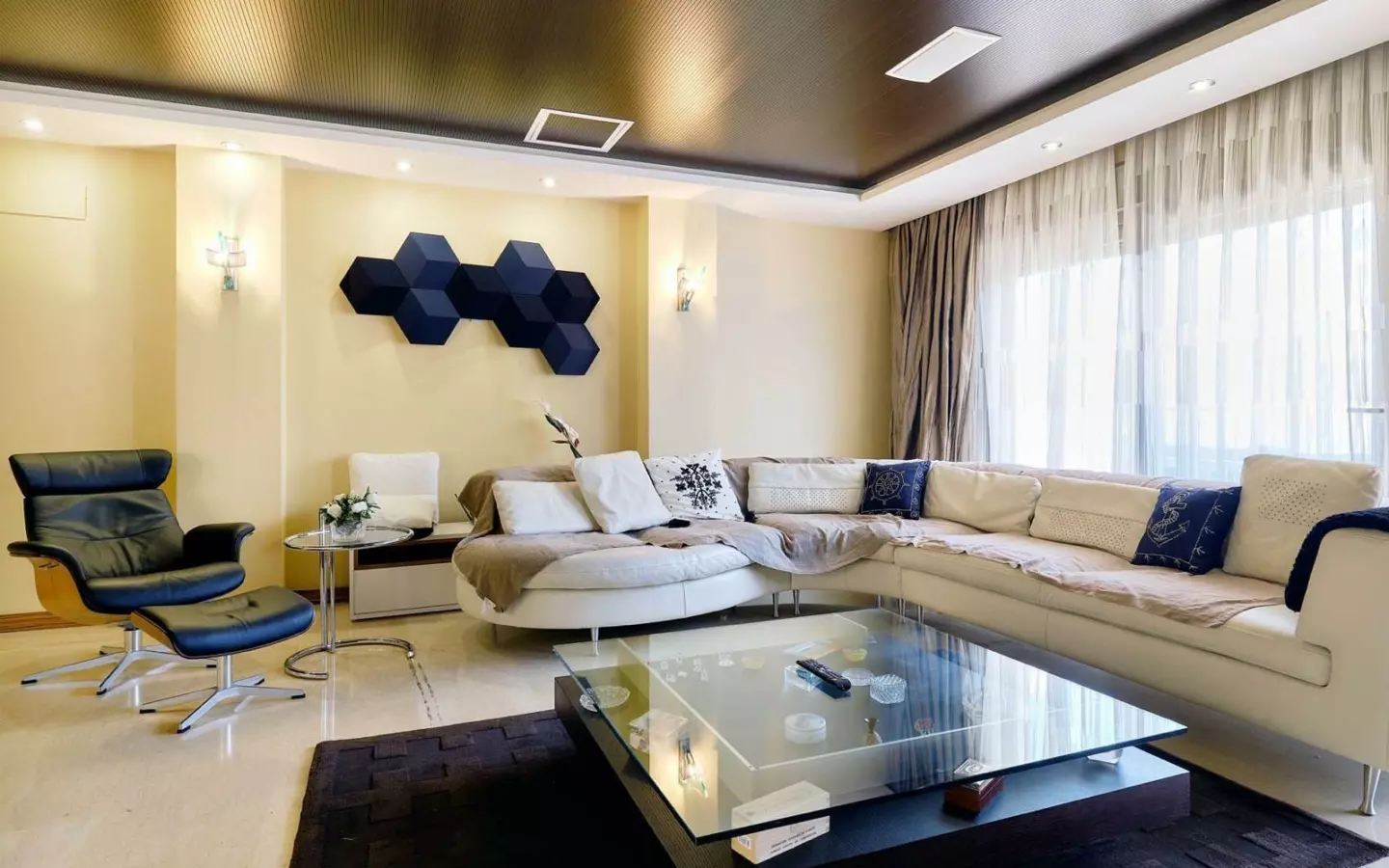3-bedroom Penthouse In Torrevieja, Spain (228 M²)