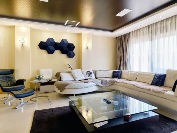 3-bedroom Penthouse In Torrevieja, Spain (228 M²)
