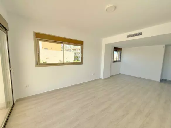 3-bedroom Apartment In Orihuela Costa, Spain (139 M²)