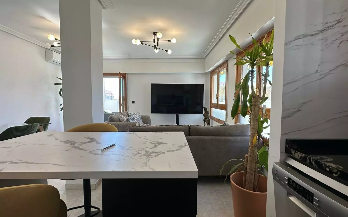 2-bedroom Apartment In Torrevieja, Spain (119 M²)