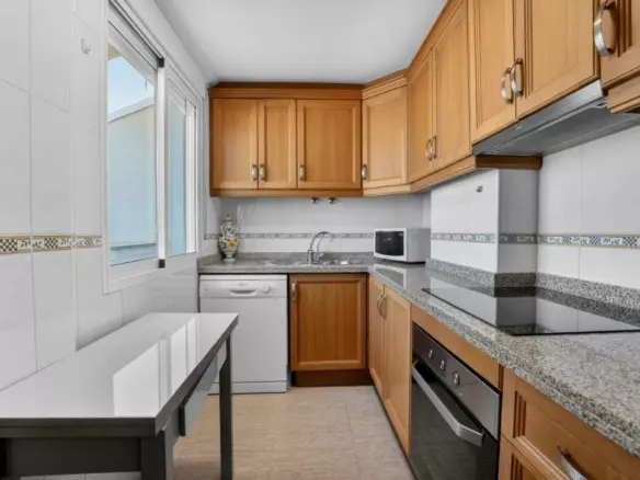 3-bedroom Apartment In Torrevieja, Spain (92 M²)