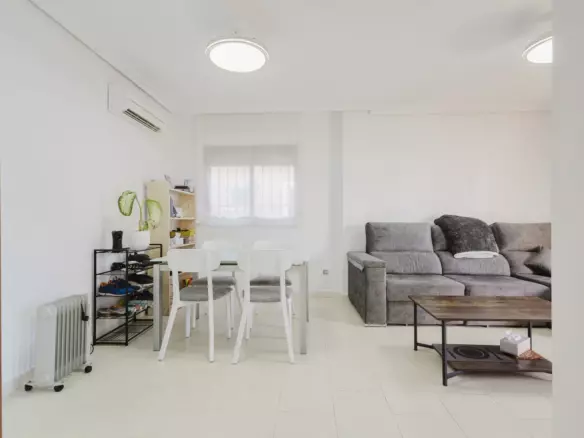 2-bedroom Villa In Torrevieja, Spain (79 M²)