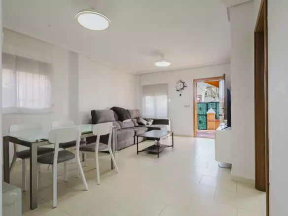 2-bedroom Villa In Torrevieja, Spain (79 M²)