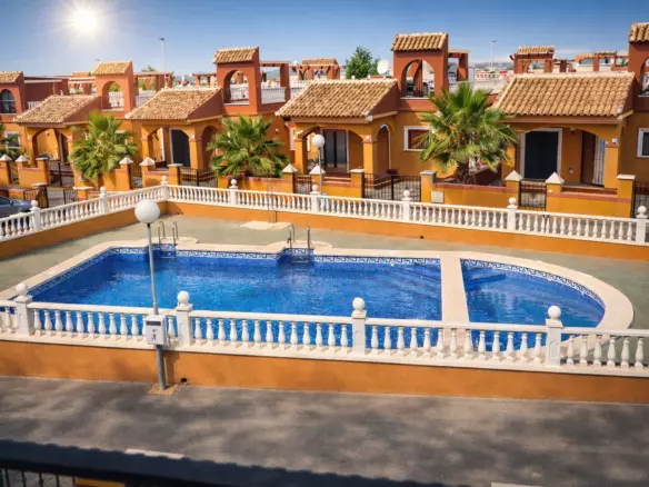 2-bedroom Villa In Torrevieja, Spain (79 M²)