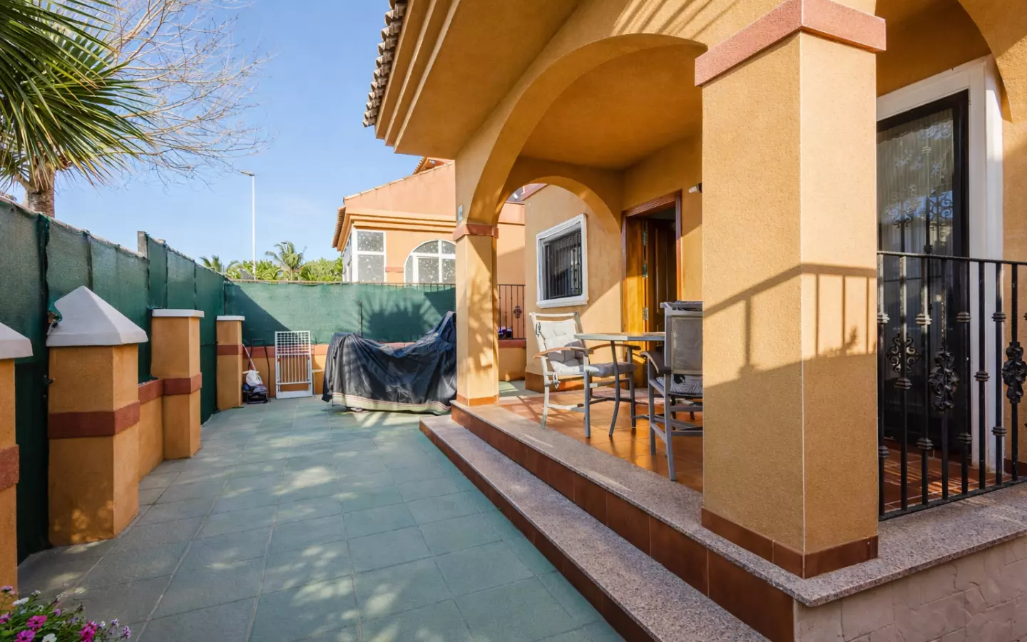 2-bedroom Villa In Torrevieja, Spain (79 M²)