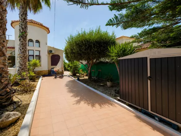 3-bedroom Villa In San Fulgencio, Spain (150 M²)