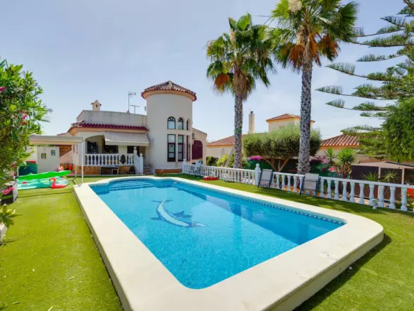 3-bedroom Villa In San Fulgencio, Spain (150 M²)