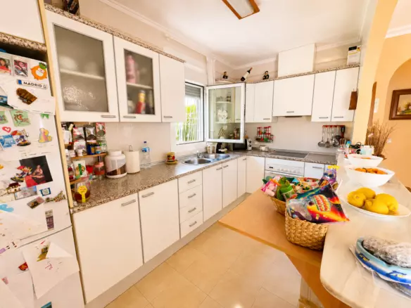 5-bedroom Villa In Torrevieja, Spain (200 M²)