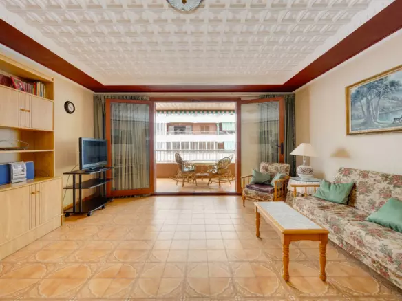 3-bedroom Apartment In Torrevieja, Spain (100 M²)