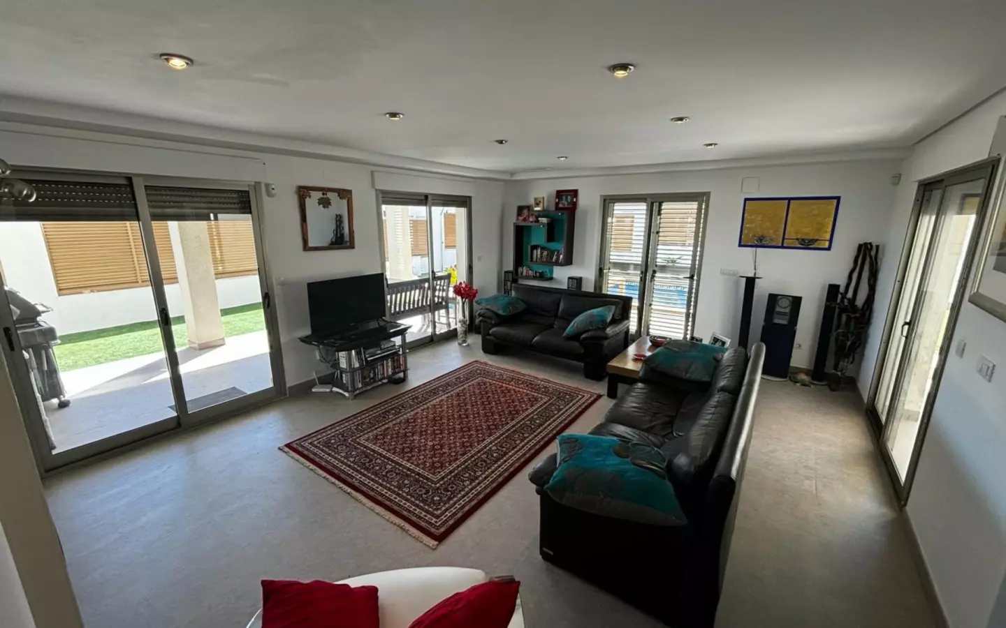 3-bedroom Property In Cox, Spain (167 M²)