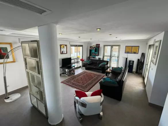 3-bedroom Property In Cox, Spain (167 M²)