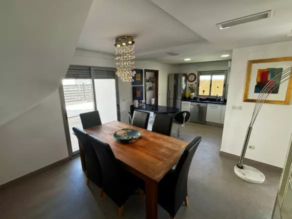 3-bedroom Property In Cox, Spain (167 M²)