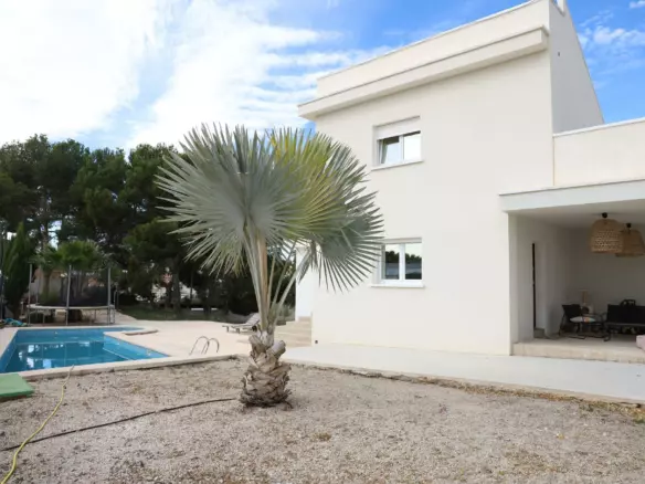 5-bedroom Villa In Ciudad Quesada, Spain (330 M²)
