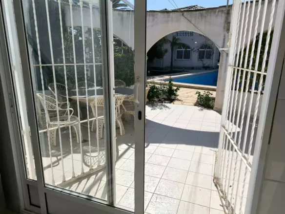 5-bedroom Villa In Torrevieja, Spain (220 M²)