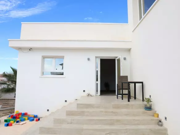 5-bedroom Villa In Ciudad Quesada, Spain (330 M²)