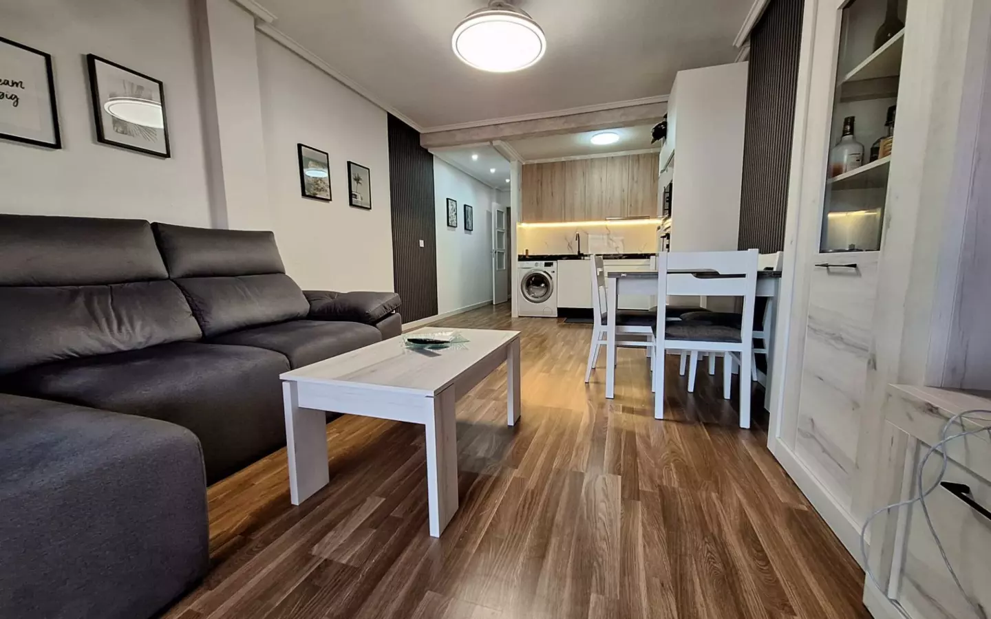 3-bedroom Apartment In Torrevieja, Spain (100 M²)