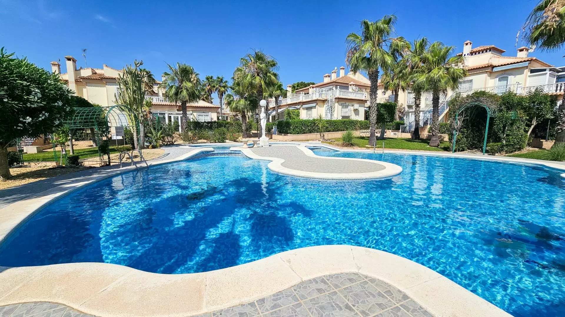 2-bedroom Bungalow In Orihuela Costa, Spain (90 M²)