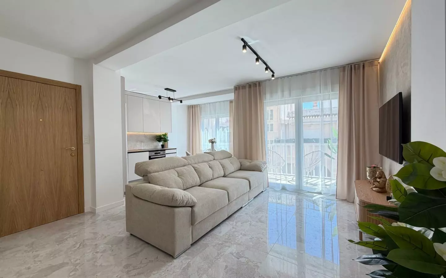 3-bedroom Penthouse In Torrevieja, Spain (92 M²)
