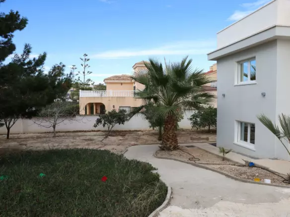 5-bedroom Villa In Ciudad Quesada, Spain (330 M²)