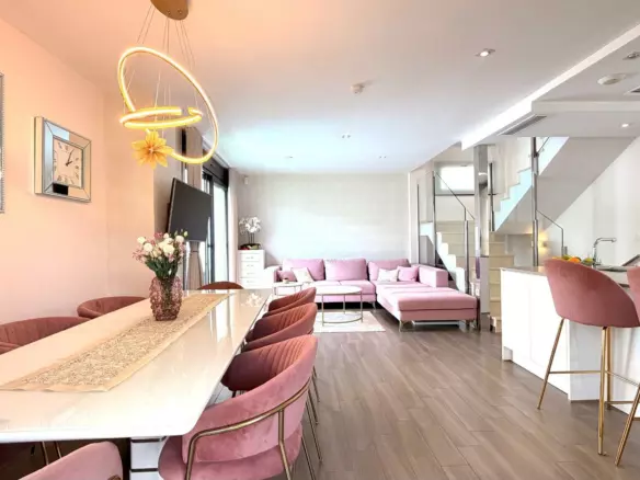 5-bedroom Villa In Torrevieja, Spain (194 M²)