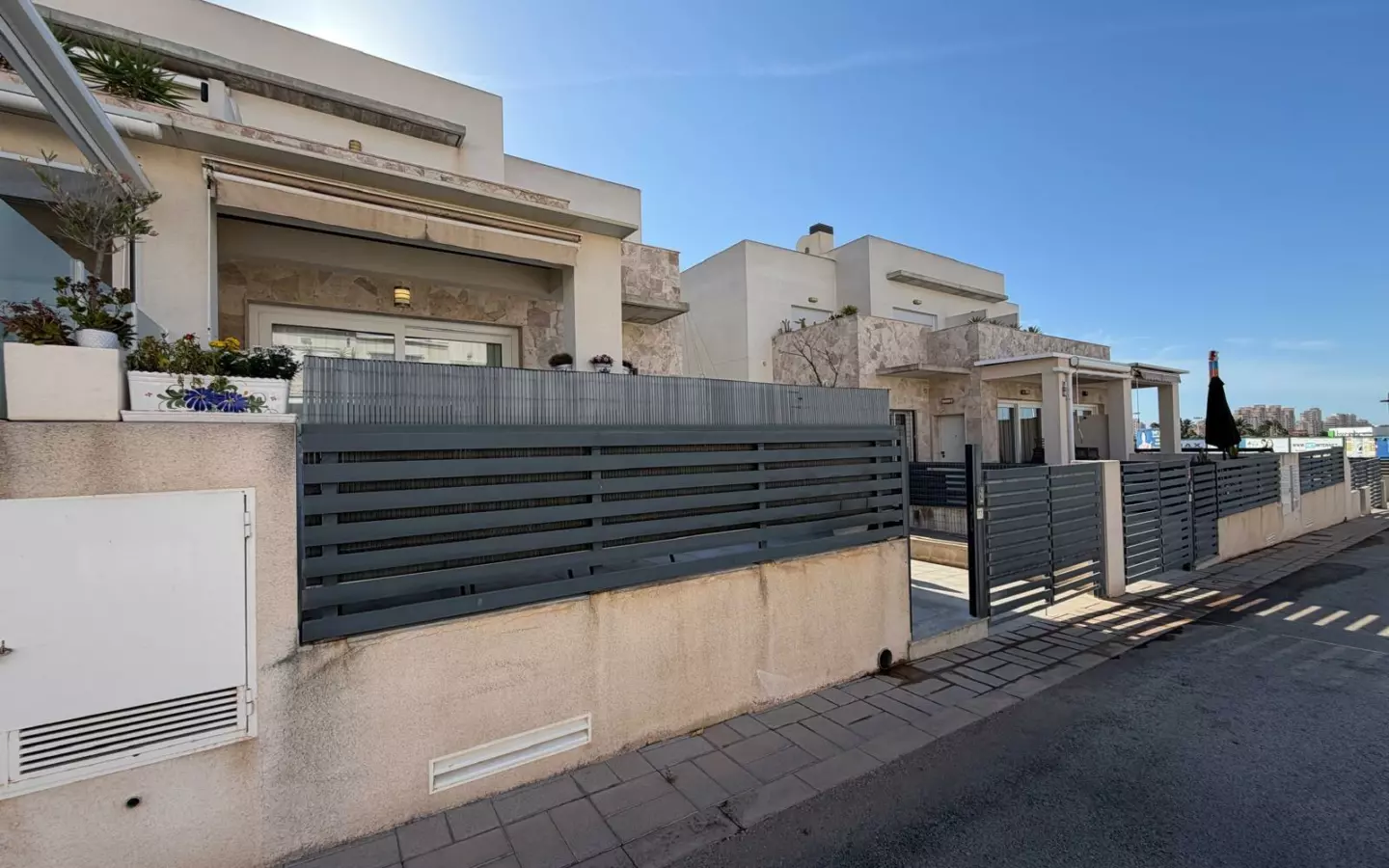 3-bedroom Town House In Torrevieja, Spain (197 M²)