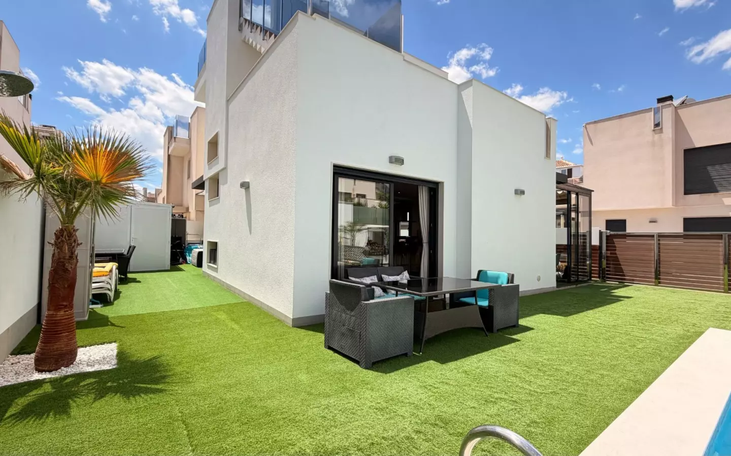 5-bedroom Villa In Torrevieja, Spain (194 M²)