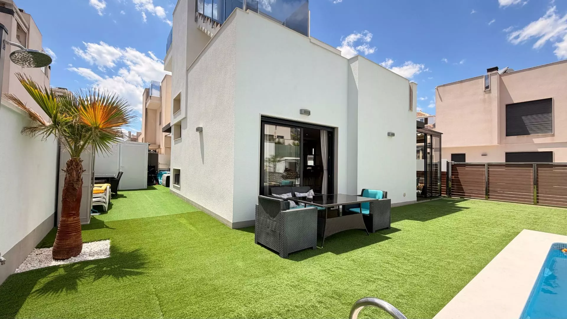 5-bedroom Villa In Torrevieja, Spain (194 M²)