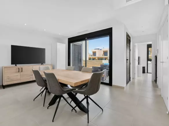 5-bedroom Villa In Rojales, Spain (214 M²)