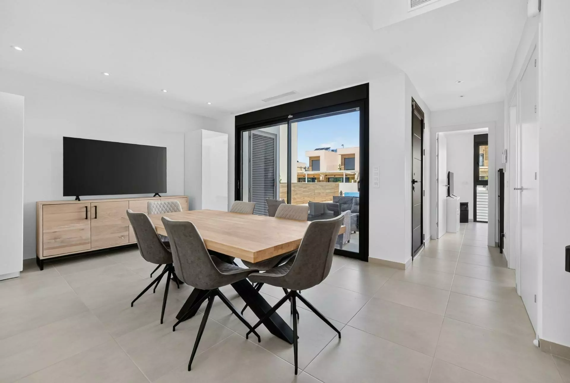 5-bedroom Villa In Rojales, Spain (214 M²)