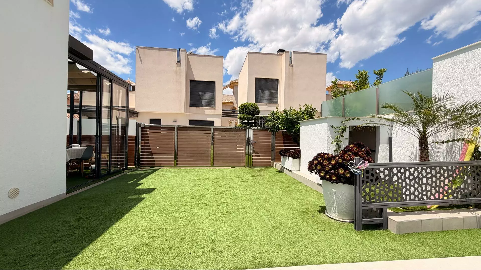 5-bedroom Villa In Torrevieja, Spain (194 M²)