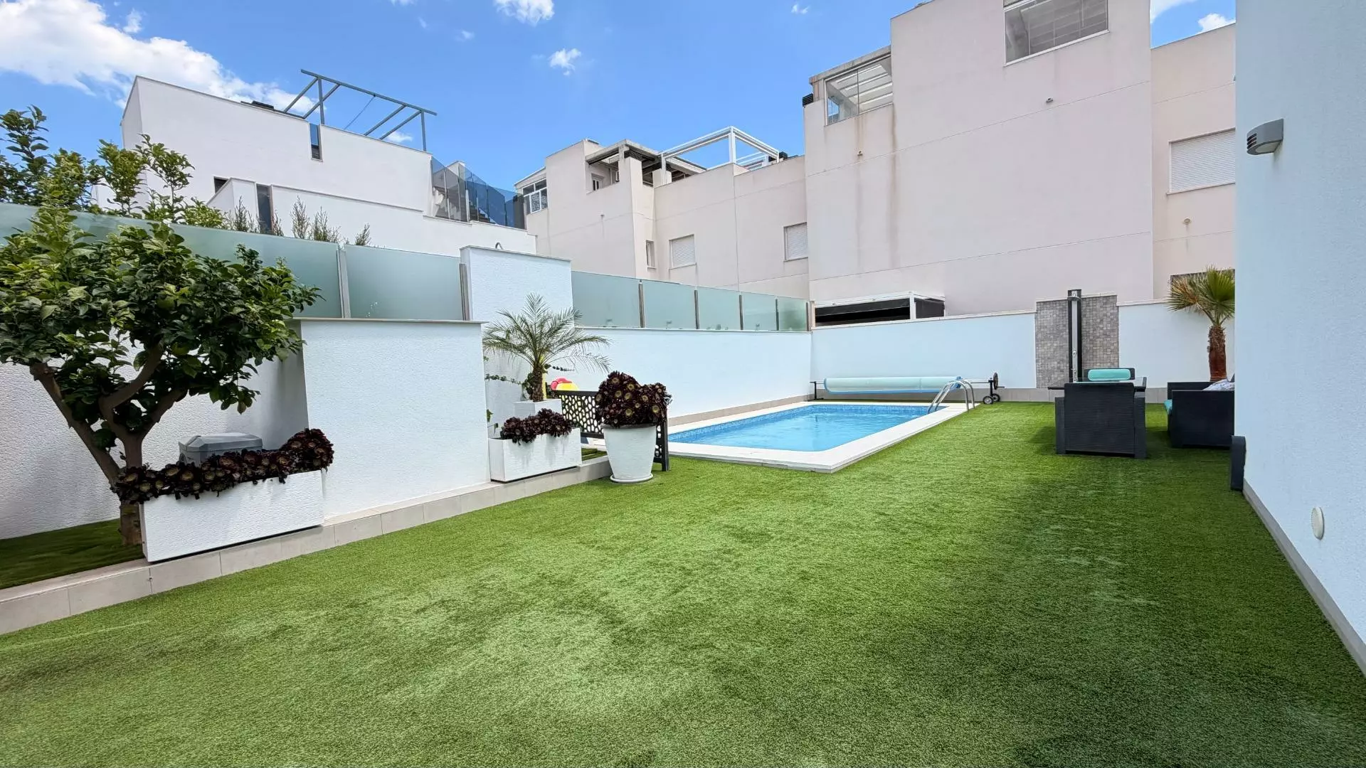 5-bedroom Villa In Torrevieja, Spain (194 M²)