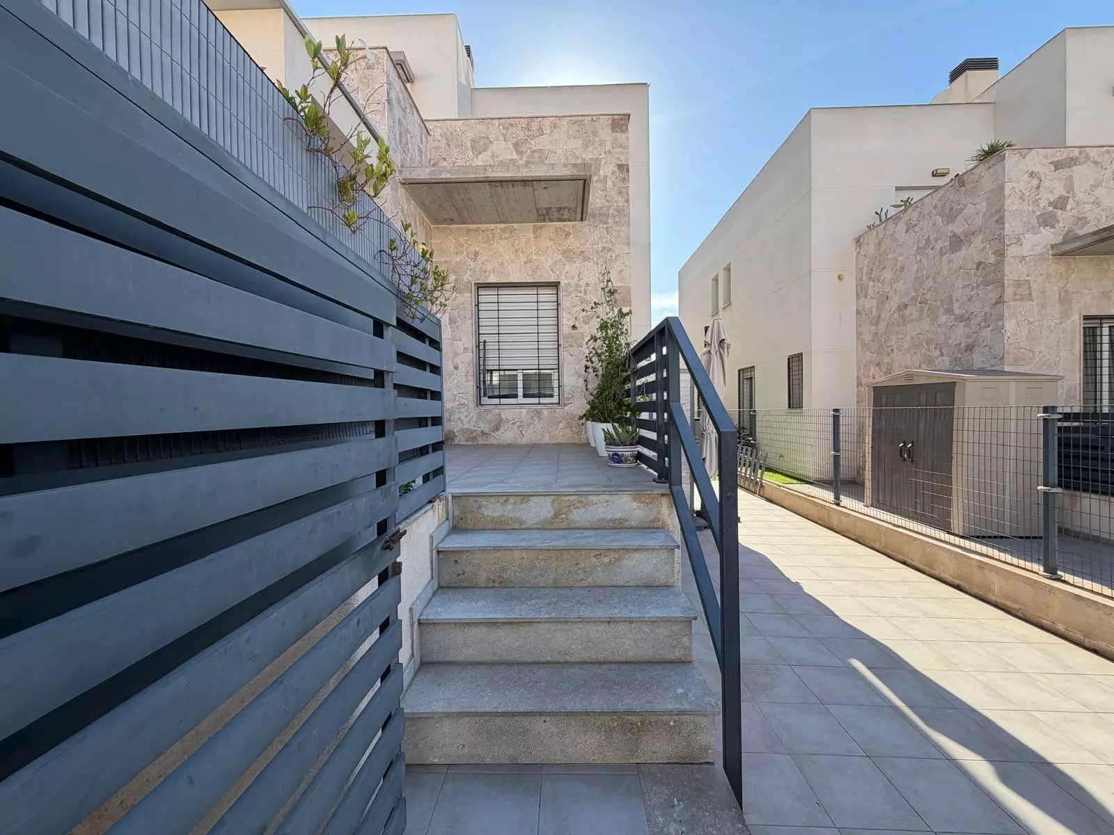 3-bedroom Town House In Torrevieja, Spain (197 M²)