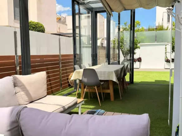 5-bedroom Villa In Torrevieja, Spain (194 M²)